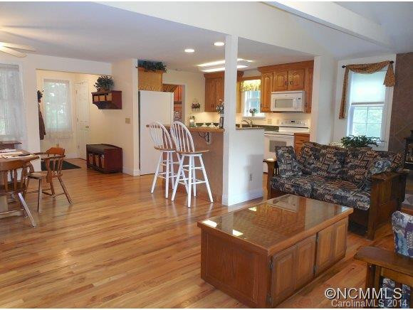 471 Woodfin Rd - Photo 3