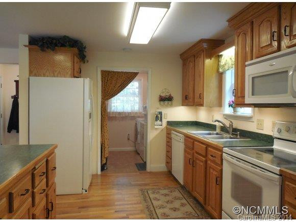 471 Woodfin Rd - Photo 4