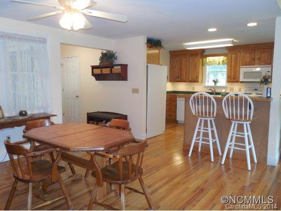 471 Woodfin Rd - Photo 6