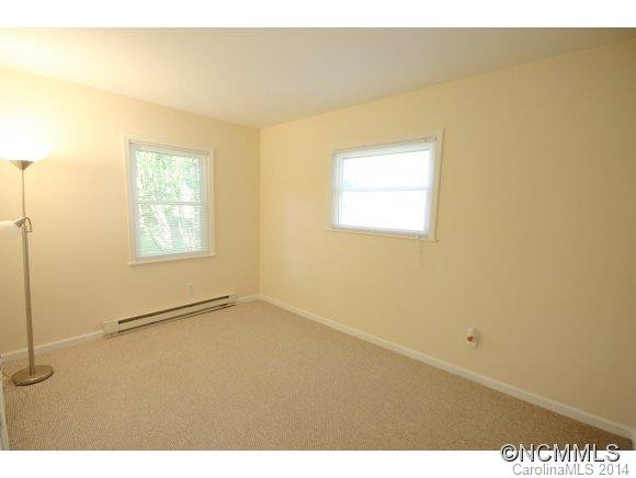6 Waterford Ct - Photo 2