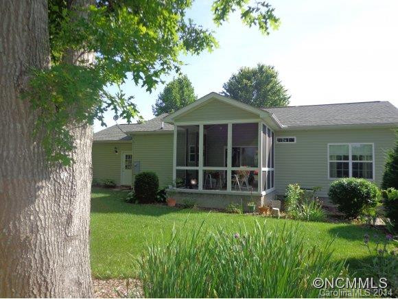 137 Middle Street - Photo 2