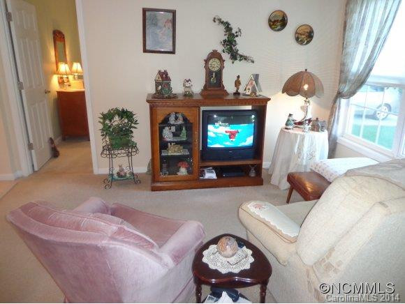 137 Middle Street - Photo 5