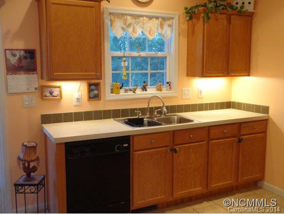 137 Middle Street - Photo 7
