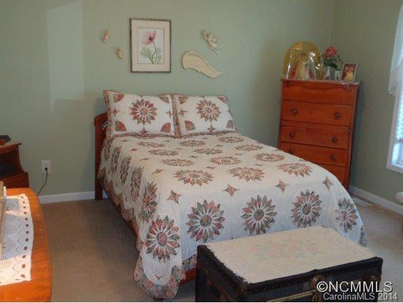 137 Middle Street - Photo 9