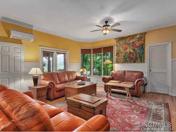 121 HARMON AVE. - Photo 3