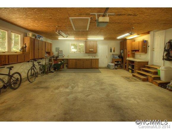 290 Skyland Drive - Photo 11