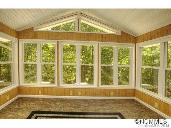 290 Skyland Drive - Photo 4