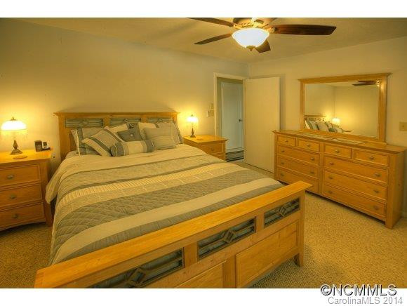 290 Skyland Drive - Photo 5