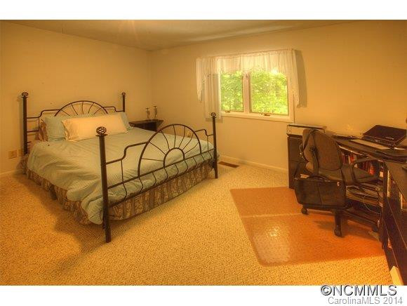 290 Skyland Drive - Photo 6