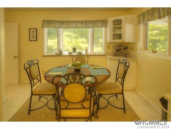 290 Skyland Drive - Photo 10