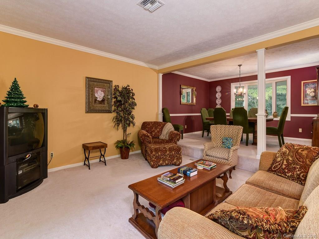 108 GREENBRIAR AVENUE - Photo 3