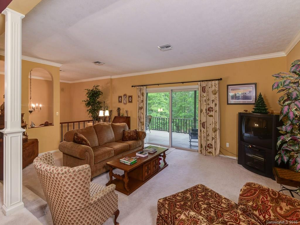 108 GREENBRIAR AVENUE - Photo 5