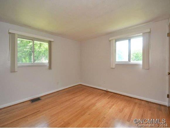 636 HALSBURY AVENUE - Photo 4
