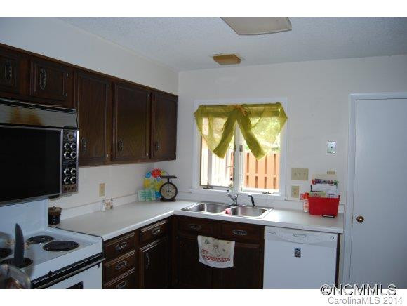 440 Crowfields Drive - Photo 14