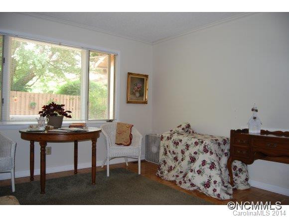 440 Crowfields Drive - Photo 7