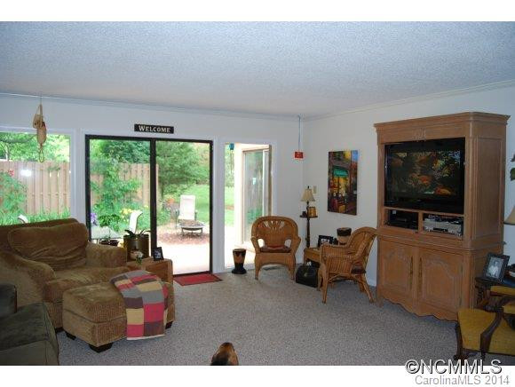 440 Crowfields Drive - Photo 8