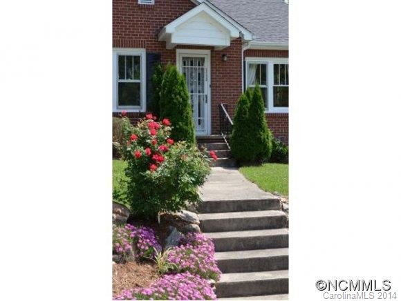 1130 HYMAN AVENUE - Photo 2