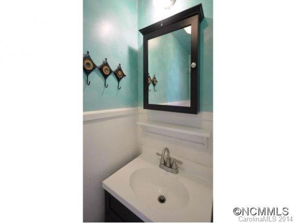 1130 HYMAN AVENUE - Photo 10