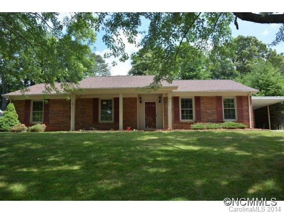 11 Knoll Ridge Drive