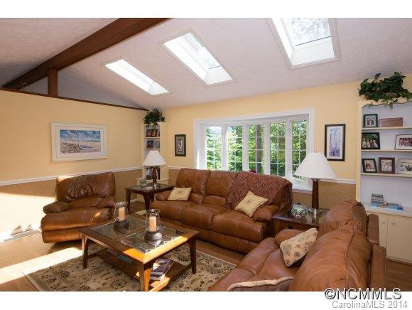 4 GALAX LANE - Photo 3