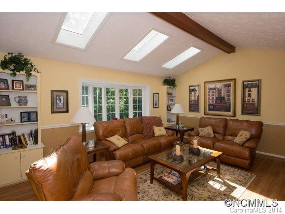 4 GALAX LANE - Photo 4