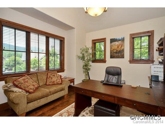 596 Walnut Valley Parkway - Photo 4