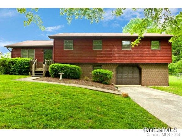 10 LAUREL BROOK DRIVE