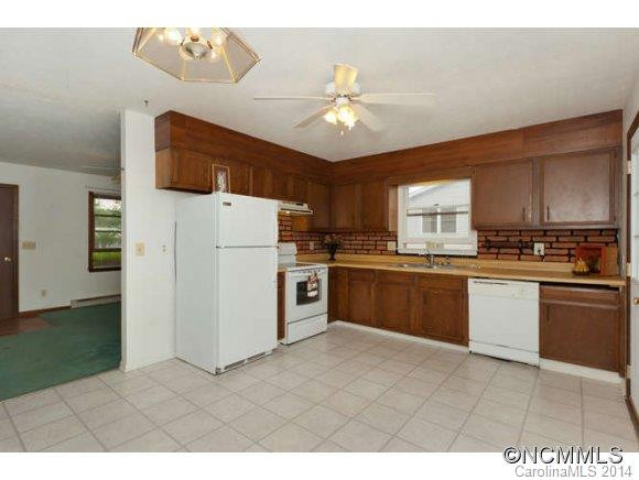 10 LAUREL BROOK DRIVE - Photo 2