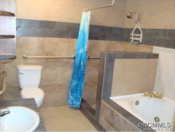 1320 Blanton - Photo 4