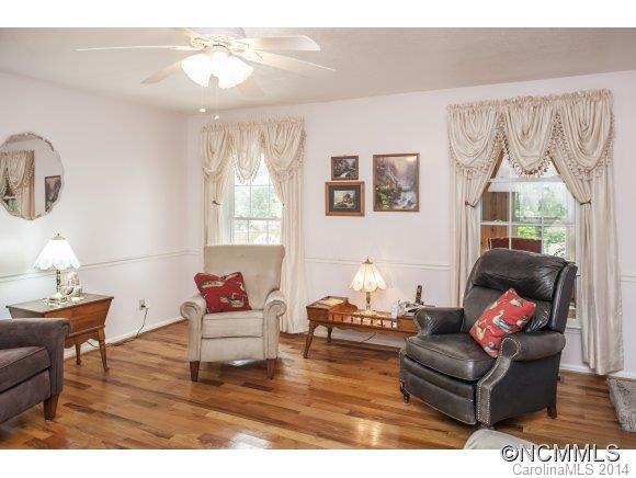 219 Park Lane - Photo 3