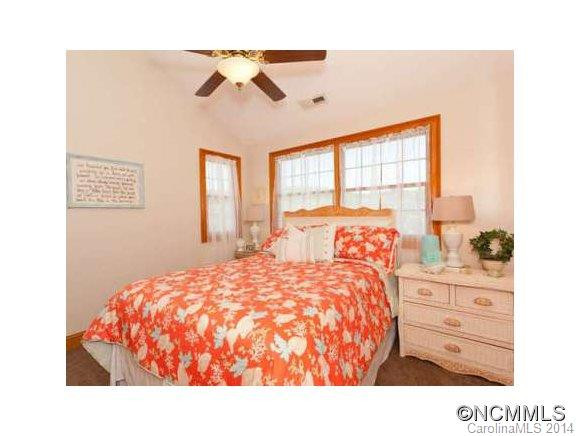 380 REEMS CREEK ROAD - Photo 14