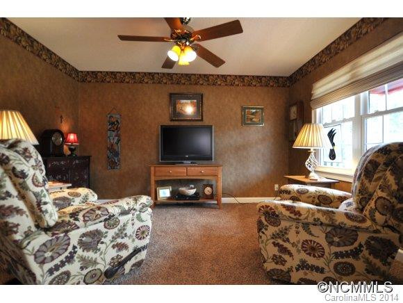 68 Stone House - Photo 4