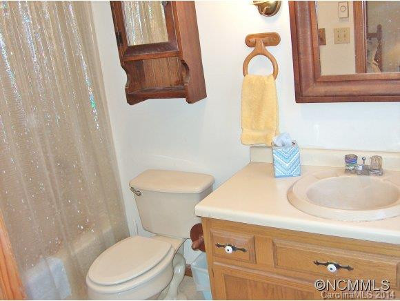 1099 Country Club Dr - Photo 15