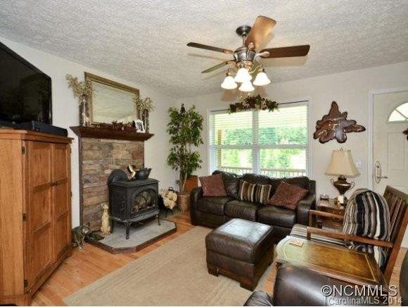 73 ADGER DRIVE - Photo 2