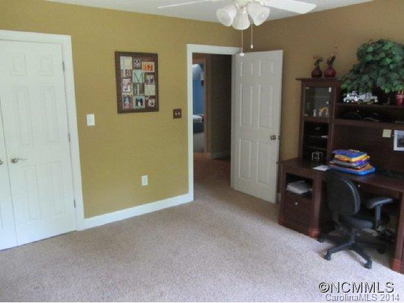307 Green Meadows Drive - Photo 14