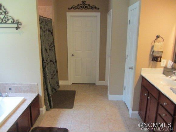 307 Green Meadows Drive - Photo 7