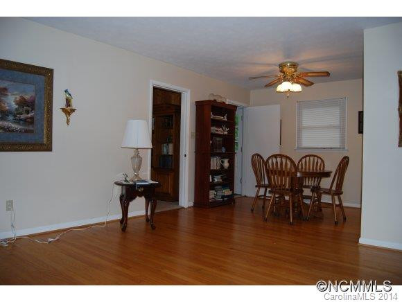 403 Reger Avenue - Photo 5