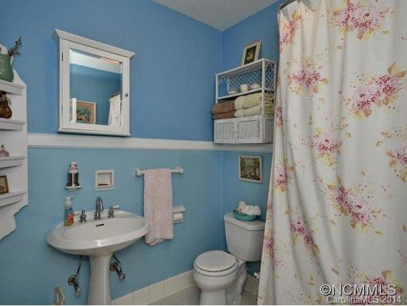 2926 LAUREL PARK HWY - Photo 14