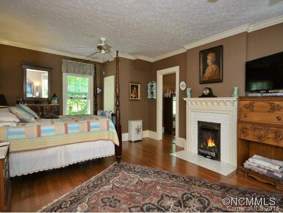 2926 LAUREL PARK HWY - Photo 16