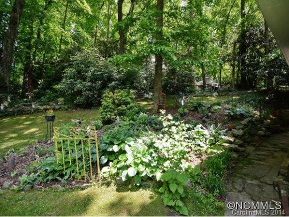 2926 LAUREL PARK HWY - Photo 20