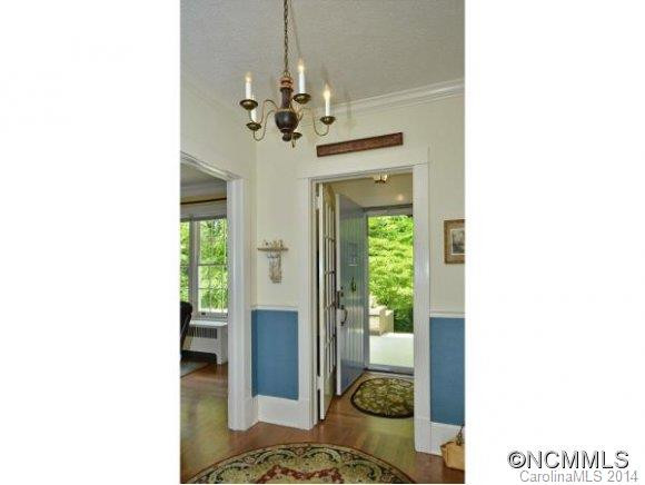 2926 LAUREL PARK HWY - Photo 7