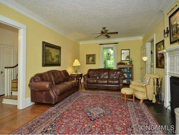 2926 LAUREL PARK HWY - Photo 10