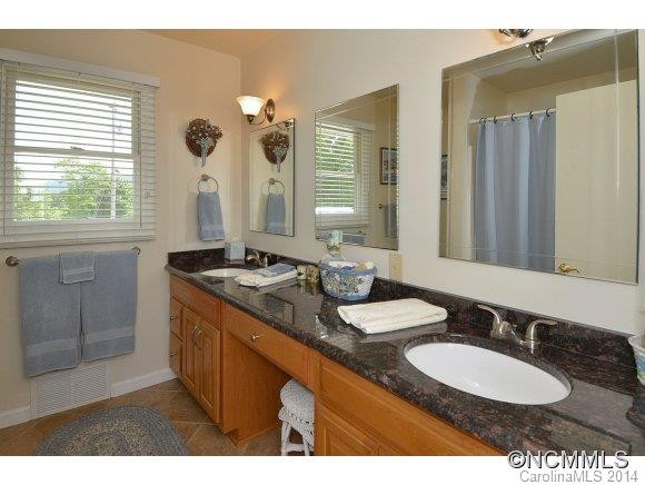 232 Buck Ridge Rd - Photo 18
