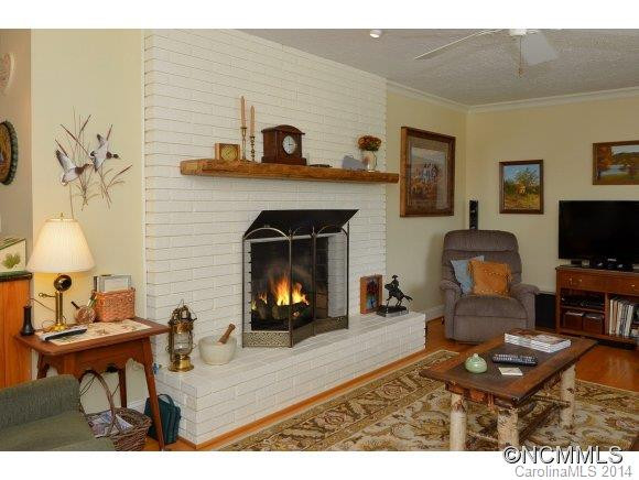 232 Buck Ridge Rd - Photo 8