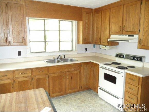 105 Travis Street - Photo 3