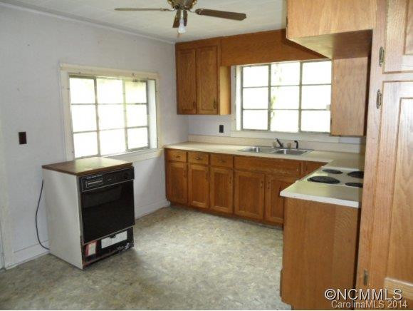 105 Travis Street - Photo 4