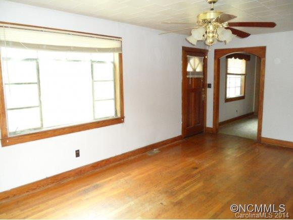 105 Travis Street - Photo 6