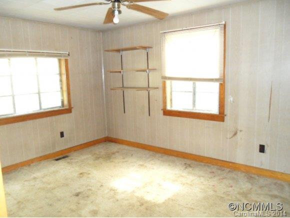 105 Travis Street - Photo 8