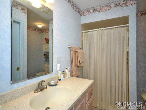 108 RADCLIFF COURT - Photo 12