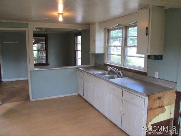 216 View St - Photo 5